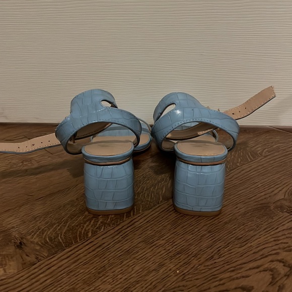 Women’s sky blue sandal. Never worn - Picture 3 of 3
